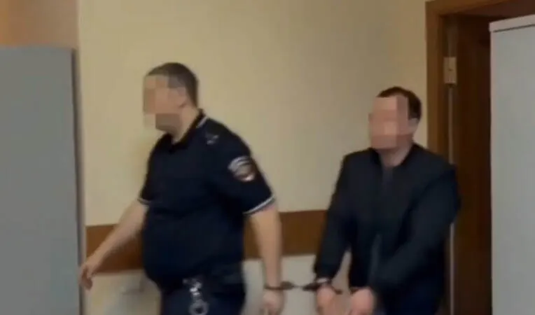В Ярославле курьера мошенников задержали сразу после передачи денег