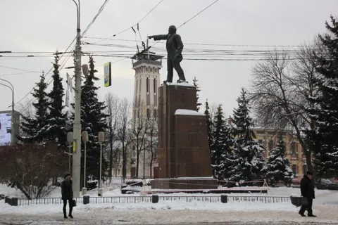 Памятник Ленину на Красной площади в Ярославле отремонтируют в ближайшее время