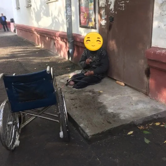 Зима близко: ярославские бомжи «бронируют» подъезды