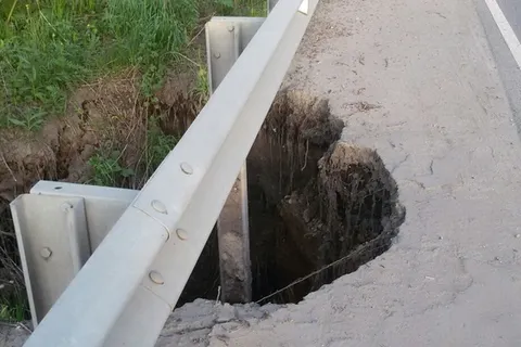 В Ярославле размыло мост через Нору