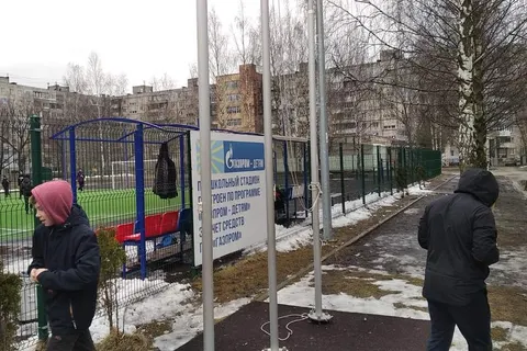 В Ярославле дети штурмом берут пришкольную спортплощадку
