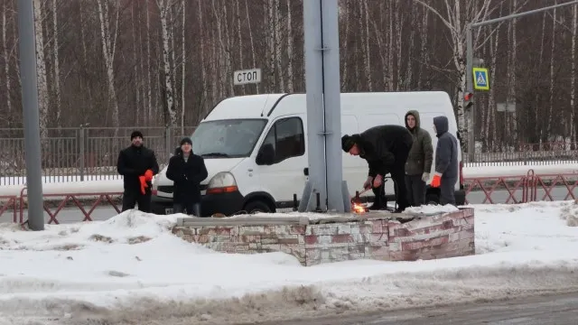 После новогодних каникул в Ярославле демонтировали десять рекламных конструкций