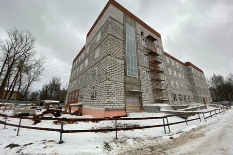 В Ярославле детская поликлиника на улице Попова построена почти наполовину