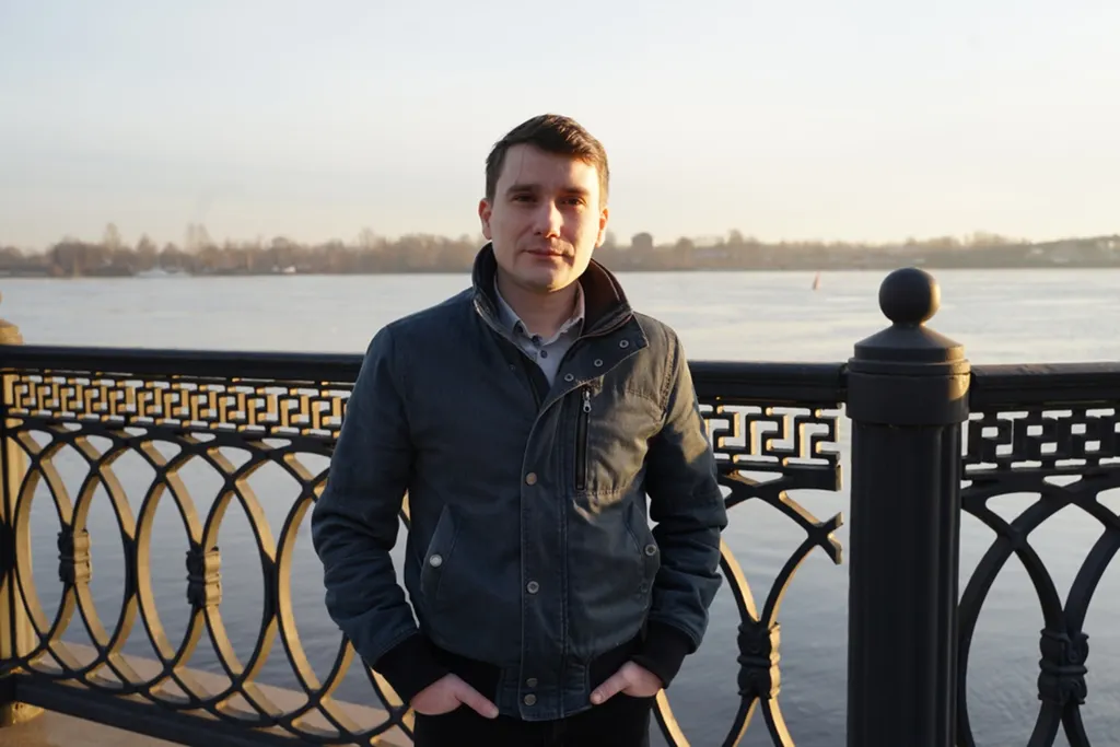 Сотрудник «Ярославльводоканала» спас двоих детей, провалившихся под лед