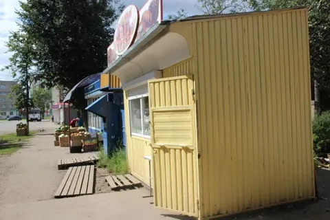 В Ярославле комиссия обследовала территорию вокруг магазинов и ларьков