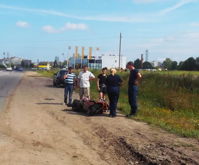 Под Рыбинском скутер столкнулся с автомобилем