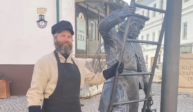 На улицы Рыбинска возвращается фонарщик
