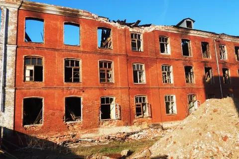 В Ярославле по кирпичику разворовывают памятники истории и архитектуры (с фото)