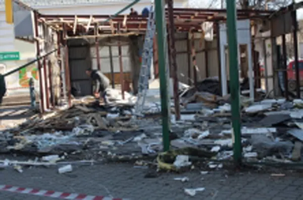 В Ярославле у торгового центра «Флагман» демонтировали магазин