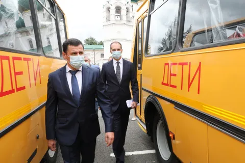 Ярославские больницы и школы получили новую технику
