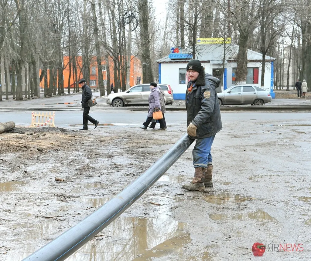 В Ярославле вновь обвалился асфальт. Фоторепортаж