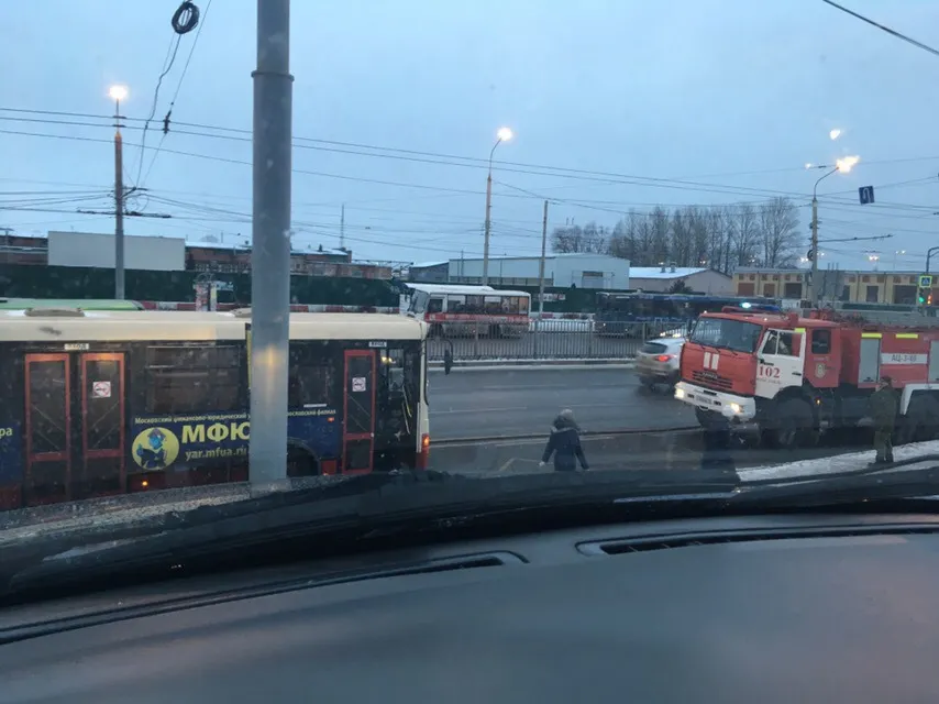 Утром в Ярославле горели пассажирский автобус и маршрутка