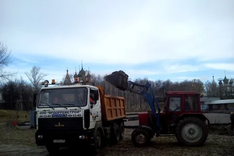 В общегородском субботнике в Ярославле приняли участие тридцать тысяч человек
