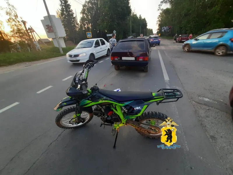 В Переславле мотоциклист-подросток врезался в машину