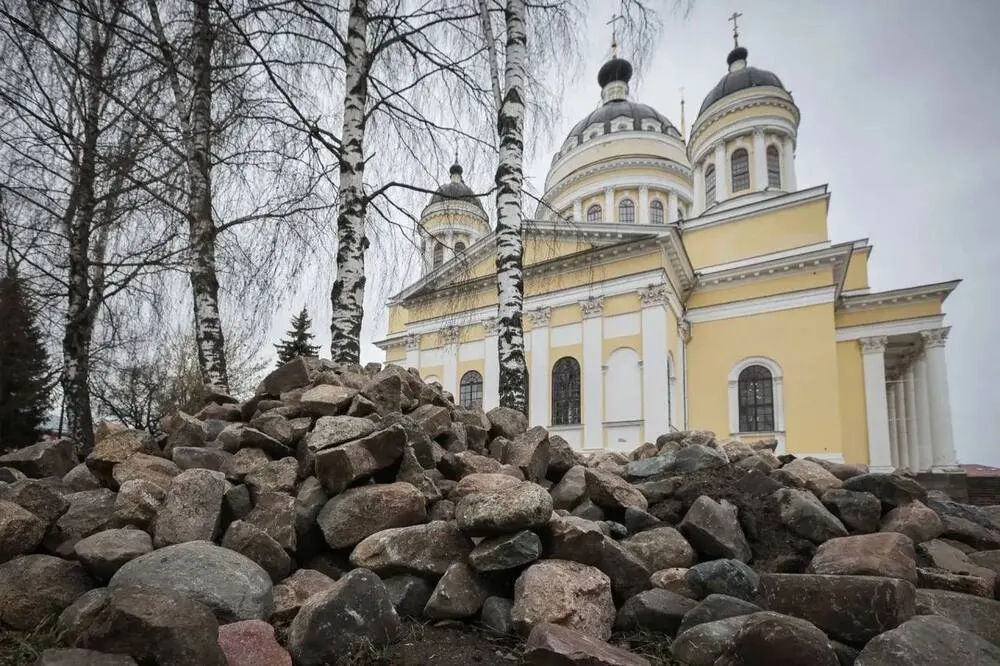 В центре Рыбинска сохранят часть булыжной мостовой