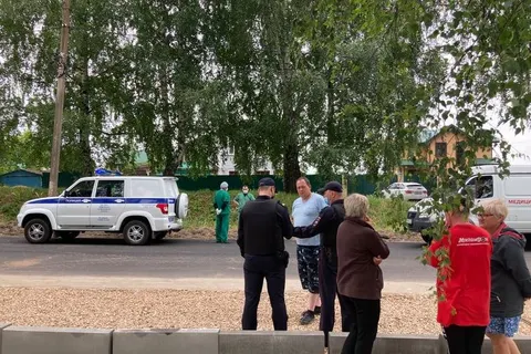 Ярославец облился бензином, остановив ремонт дороги