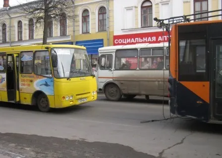 В Рыбинске столкнулись троллейбус и маршрутка