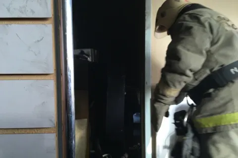 В Ярославле загорелась станция техобслуживания