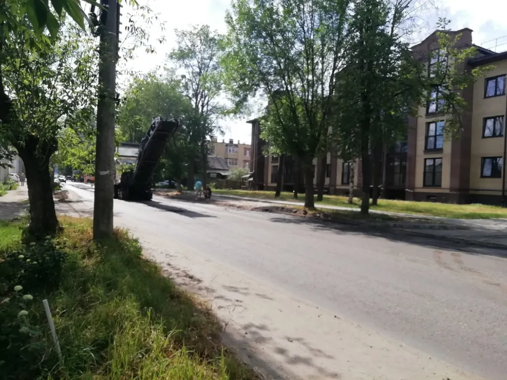 Общественница: в Ярославле снятую с проспектов крошку продают «налево»