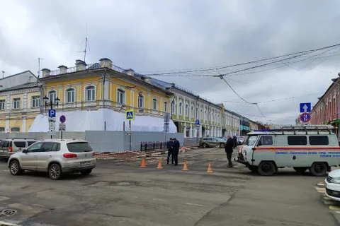 В Ярославле из-за угрозы обрушения здания перекрыли улицу