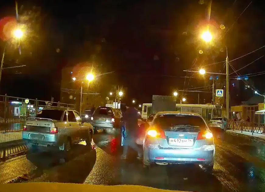  В Ярославле автобус сбил человека на переходе: причины