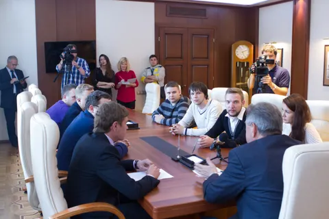 Сергей Ястребов пообещал поддержку ярославским кавээнщикам