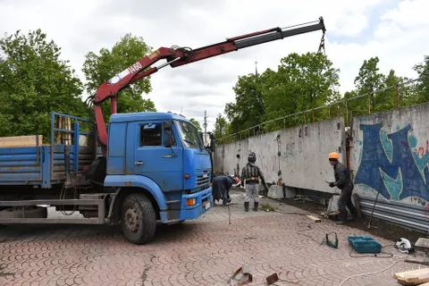 Два долгостроя на площади Труда сдадут в будущем году