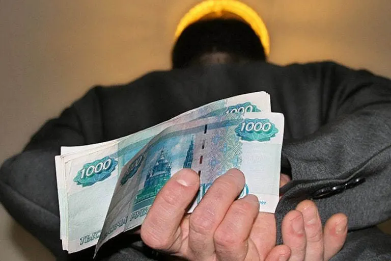 Лишенный прав ярославец пытался подкупить инспектора ГАИ