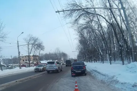 На Тутаевском шоссе в Ярославле «Рено Логан» сбил бабушку