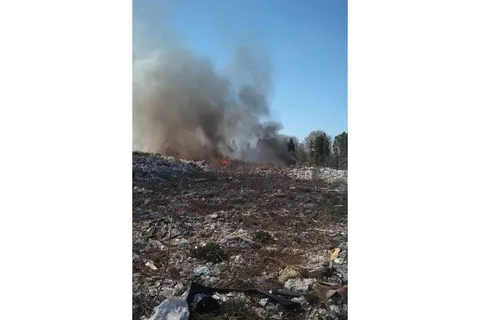 В Переславле горит мусорный полигон