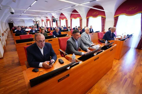 Депутаты фракций Ярославской облдумы задали вопросы губернатору