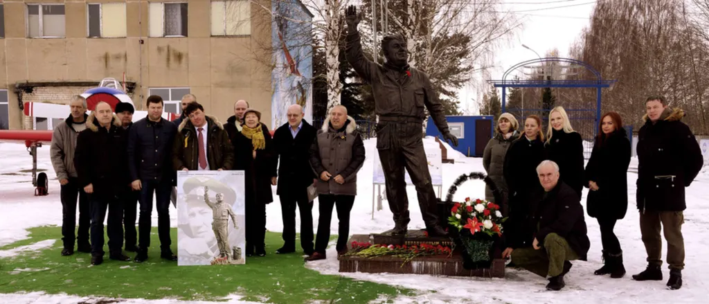 На аэродроме Левцово отметили день рождения «Макарыча»