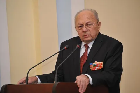Сергею Овчинникову исполнилось 90 лет