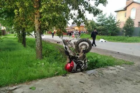 В Рыбинске мотоциклист насмерть сбил семейную пару 