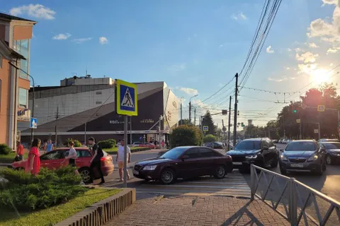 Ярославцы штурмуют бывший «Макдональдс» в первый день работы