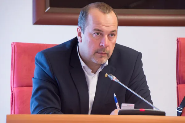 Ярославский депутат может понизить федеральный статус до областного