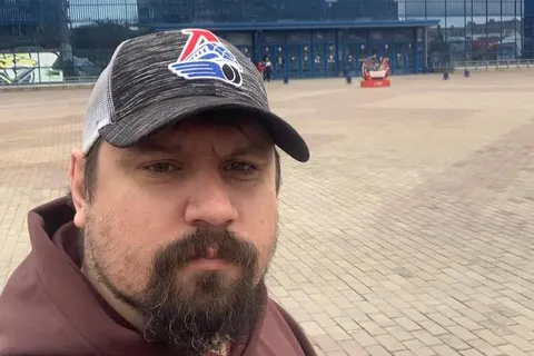Ярославские болельщики готовятся поддержать «Локомотив» в Магнитогорске