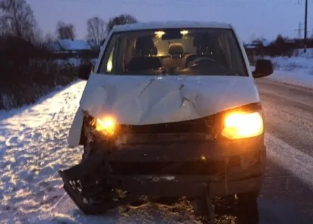 В Рыбинске столкнулись «Рено» и «Фольксваген»: есть пострадавшие