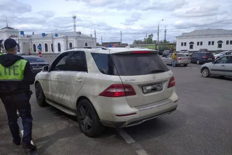 ГИБДД в Ярославле массово проверила тонировку на автомобилях