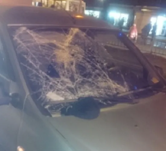 В Ярославле сбитый мужчина пробил лобовое стекло автомобилю: фото