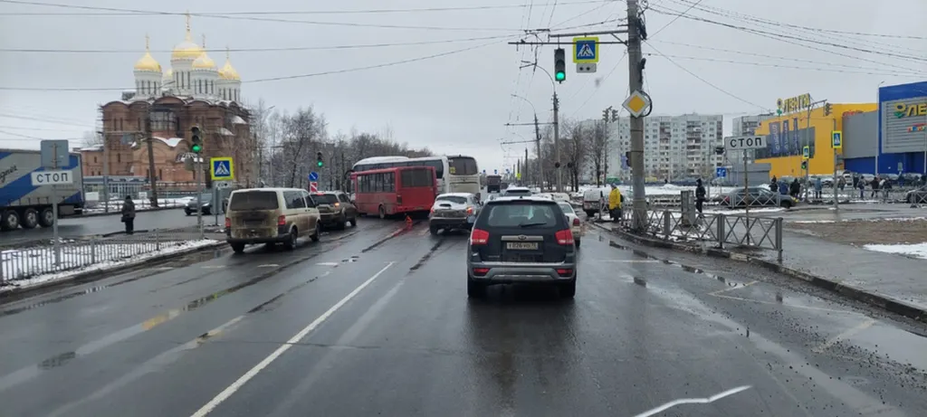 В столкновении двух ярославских автобусов пострадал шестилетний мальчик