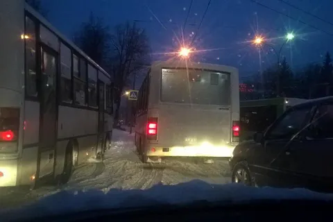 ДТП с автобусом в центре Ярославля парализовало движение 