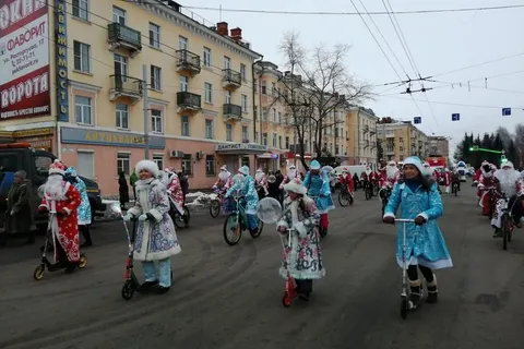 В Рыбинске состоялось новогоднее «НаШествие Дедов Морозов» 