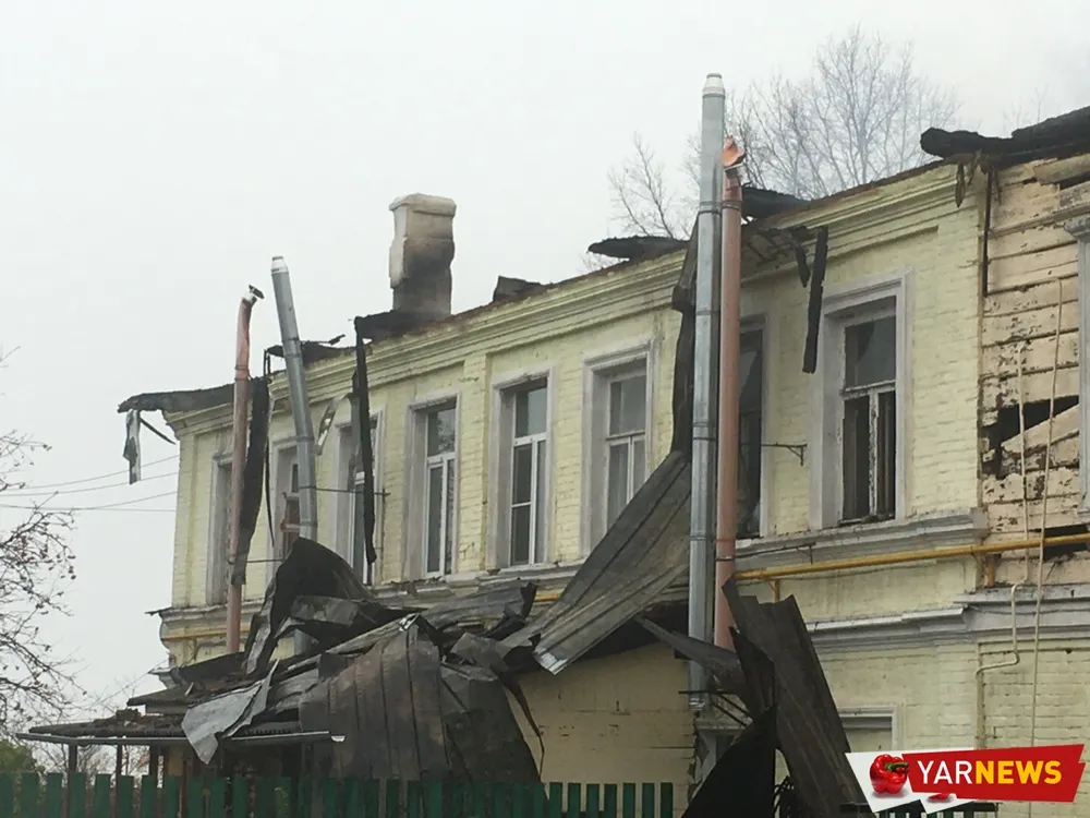 Одного пострадавшего при пожаре в Ростове перевезут в Ярославль