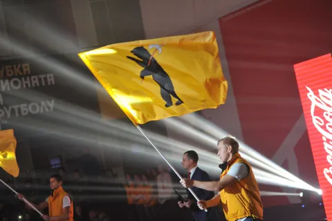 В Ярославль приехал кубок Чемпионата мира по футболу FIFA: фото