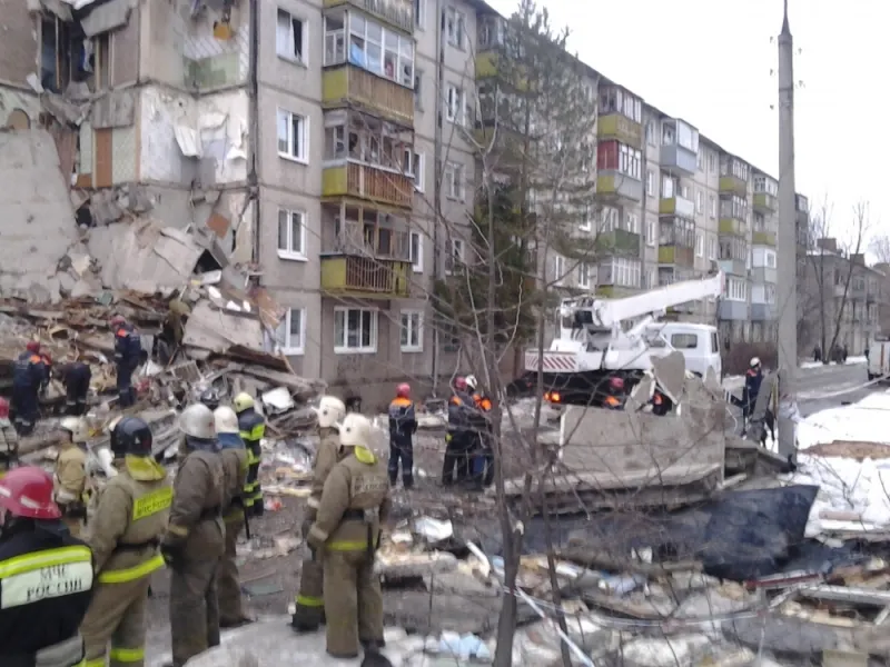 СМИ: от взрыва газа пострадали пятнадцать квартир