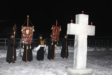 В ночь на Крещение более семи тысяч ярославцев окунулись в проруби