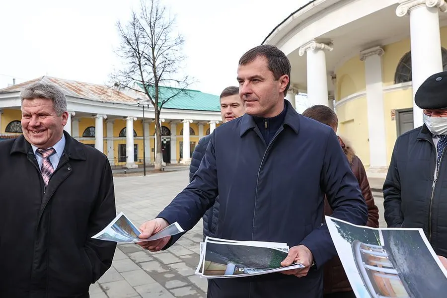 Владимир Волков открыл обновленный сквер у Гостиного двора в Ярославле