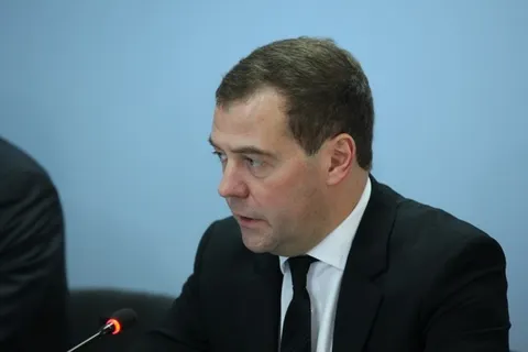 Премьер-министр РФ Дмитрий Медведев посетил ОАО «Тутаевский моторный завод» в Ярославской области