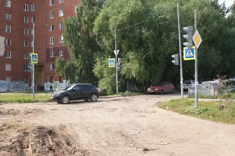 В одиночестве светофора на улицах Бабича и Строителей виновата «Трасса»